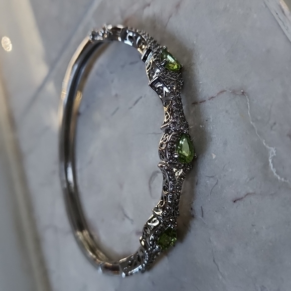 Peridot and CZ bangle bracelet - Picture 3 of 7